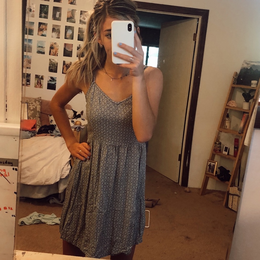 DRESS
